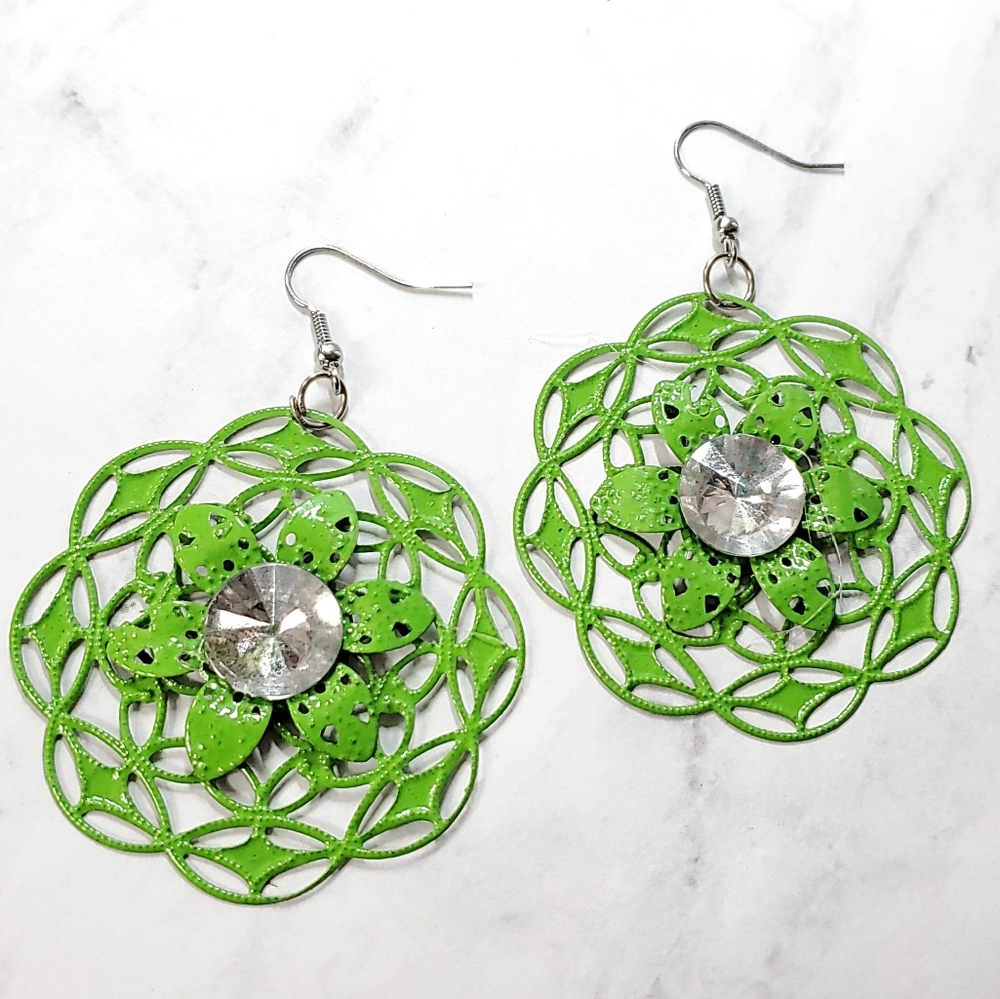 E342 Green Abstract Flower Statement Earrings - Picture 4 of 7